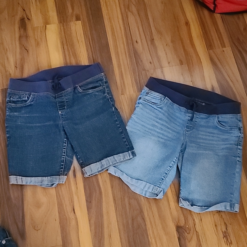 Maternity shorts